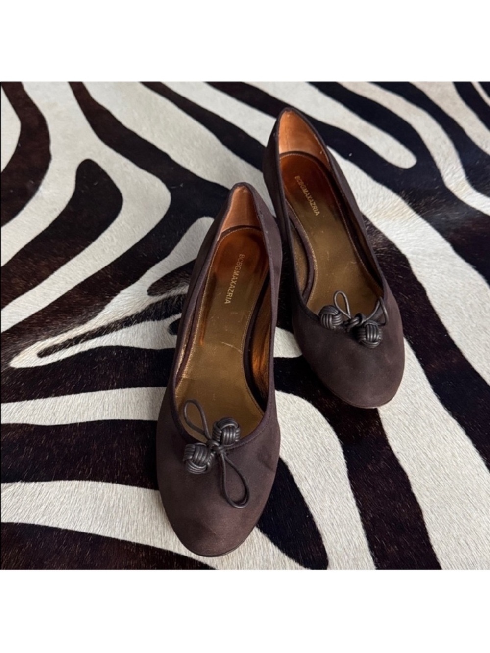 BCBG MAX AZRIA Brown Suede Leather Kitten Heels Sz 10 Round Toe